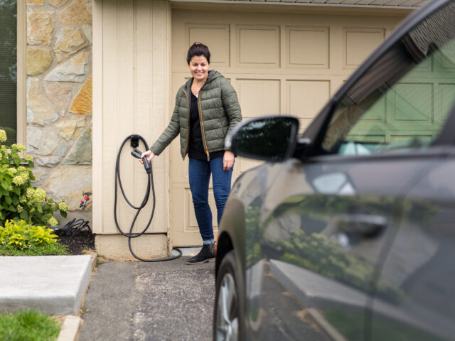 Installation de bornes de recharge électrique au domicile d'un collaborateur.