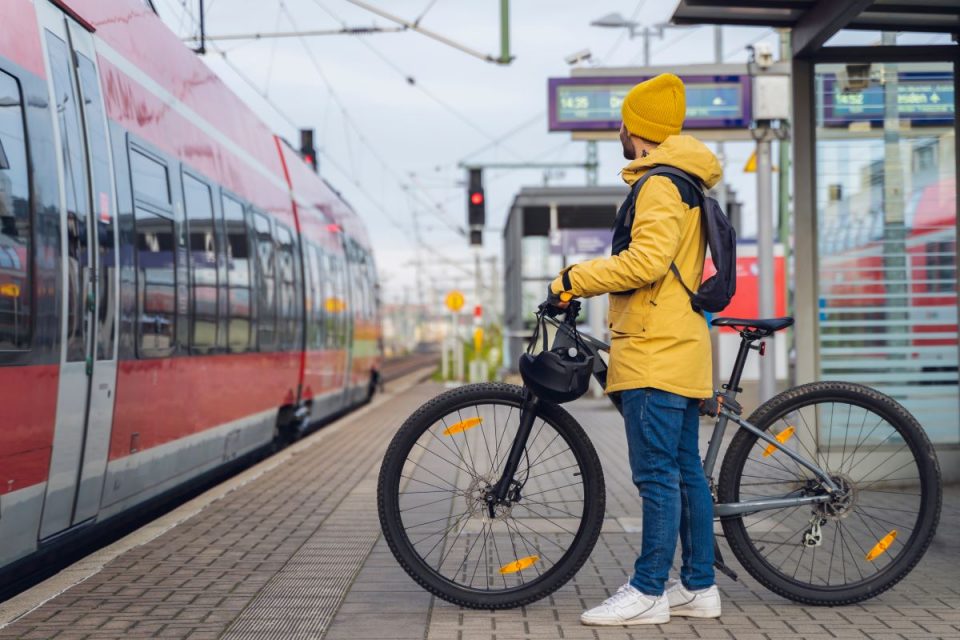 Intermodalités en France, possibilité de prendre son vélo dans les trains et intercités.