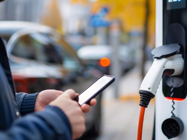 Nos conseils pour obtenir simplement le remboursement des frais de recharge électrique à domicile de votre véhicule de société.