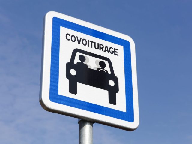 Afin d’accompagner le développement du covoiturage en France, de nombreuses aides ont été mises en place par les pouvoirs publics et les entreprises. Quelles sont les subventions auxquelles vous pouvez prétendre ? On vous dit tout !